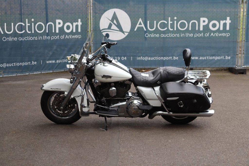 Harley-Davidson Road King Classic Benzine 2012