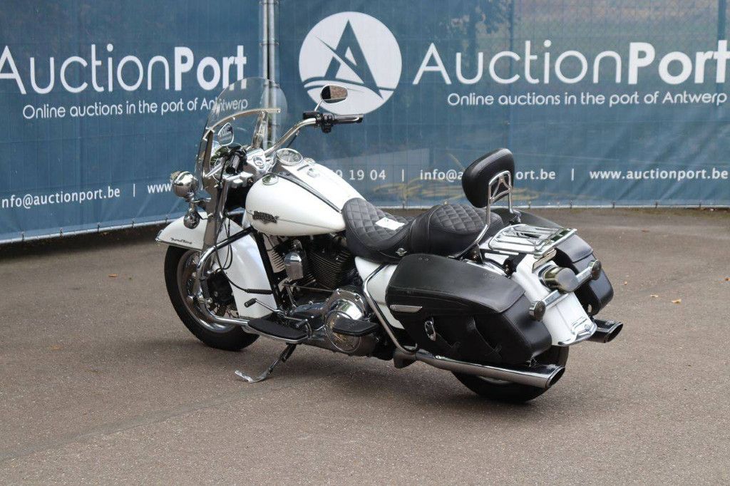 Harley-Davidson Road King Classic Benzine 2012