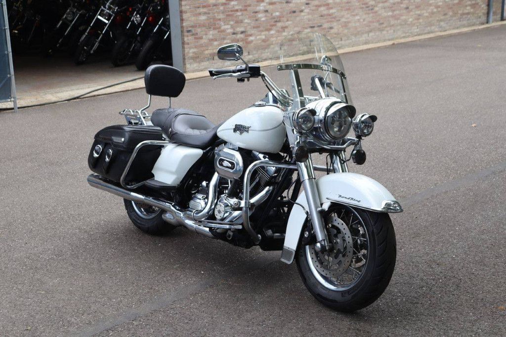 Harley-Davidson Road King Classic Benzine 2012