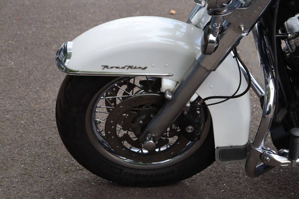 Harley-Davidson Road King Classic Benzine 2012