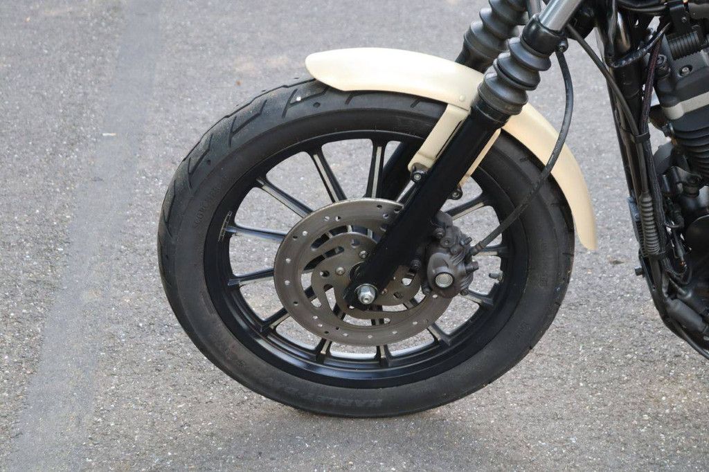 Harley-Davidson Sportster XL883N Iron Benzine 2014