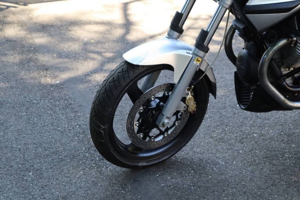 Motor Moto Guzzi Breva 750 Benzine 2004 (Marge)