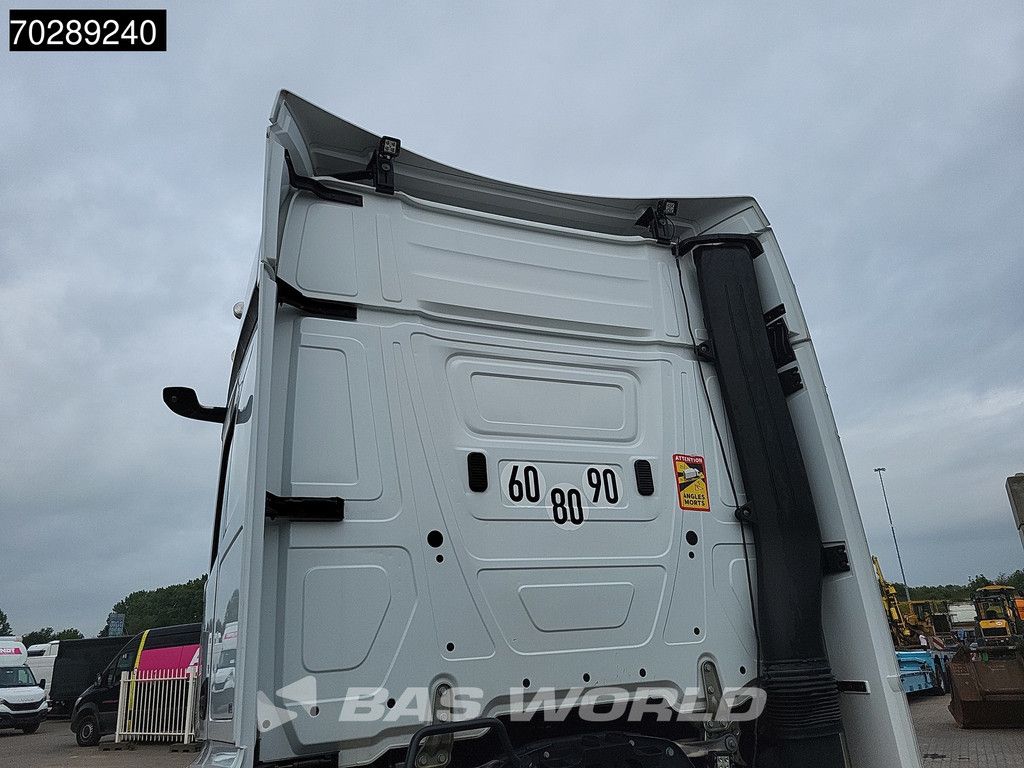 Mercedes Actros 1853 4X2 StreamSpace Retarder 2x Tanks Standairco Xenon Euro 6