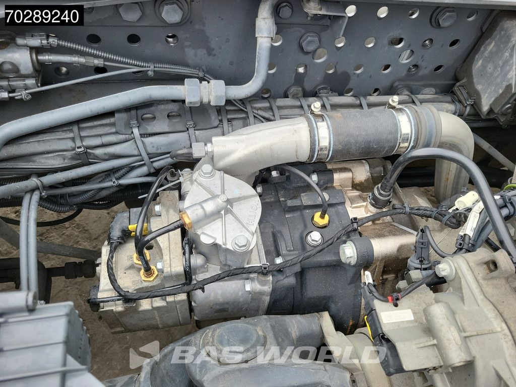 Mercedes Actros 1853 4X2 StreamSpace Retarder 2x Tanks Standairco Xenon Euro 6