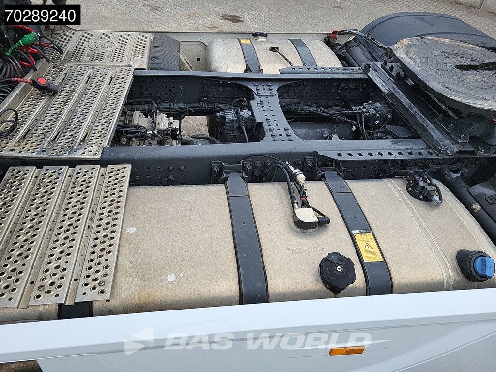 Mercedes Actros 1853 4X2 StreamSpace Retarder 2x Tanks Standairco Xenon Euro 6