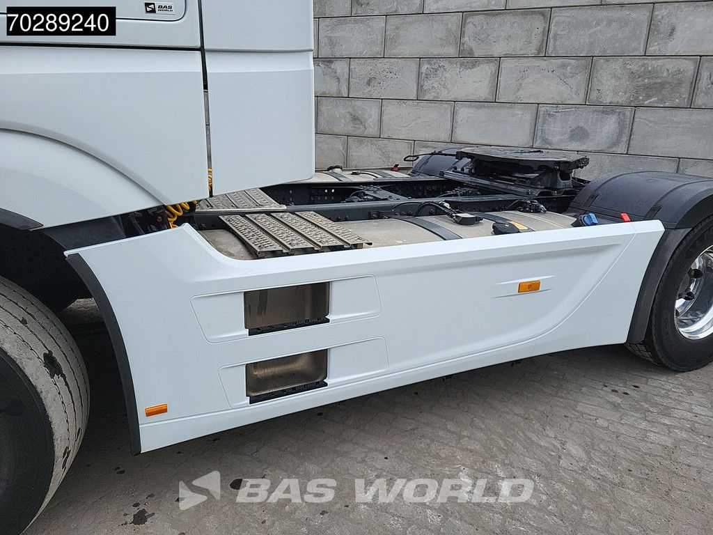Mercedes Actros 1853 4X2 StreamSpace Retarder 2x Tanks Standairco Xenon Euro 6