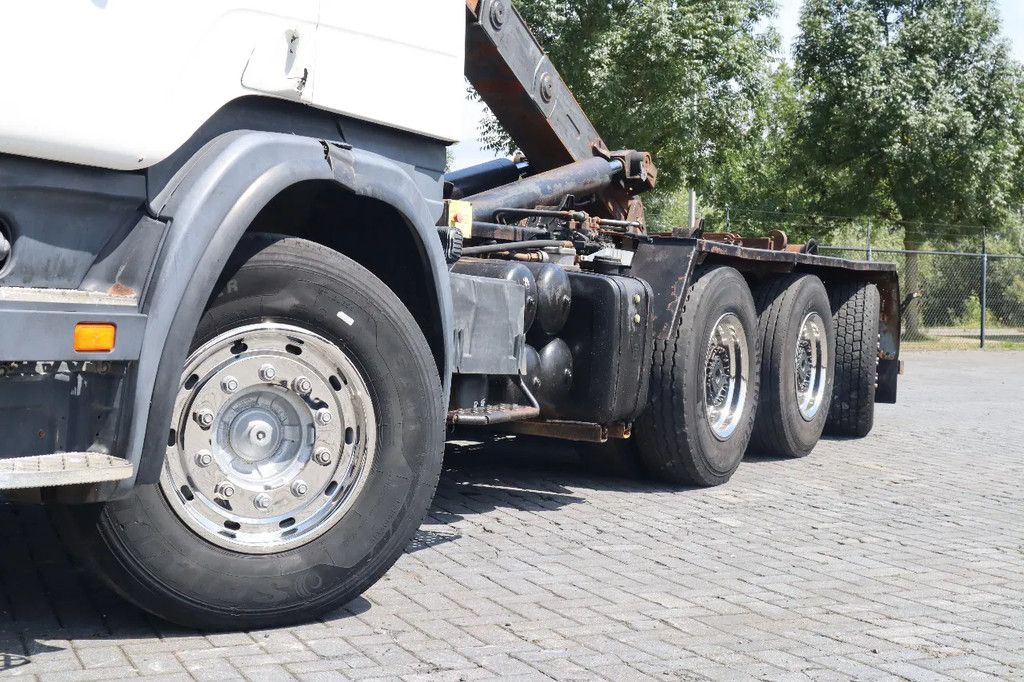 Scania P124-420 | 8X4 | HOOKLIFT | MANUAL | BIG AXLES | EURO 3