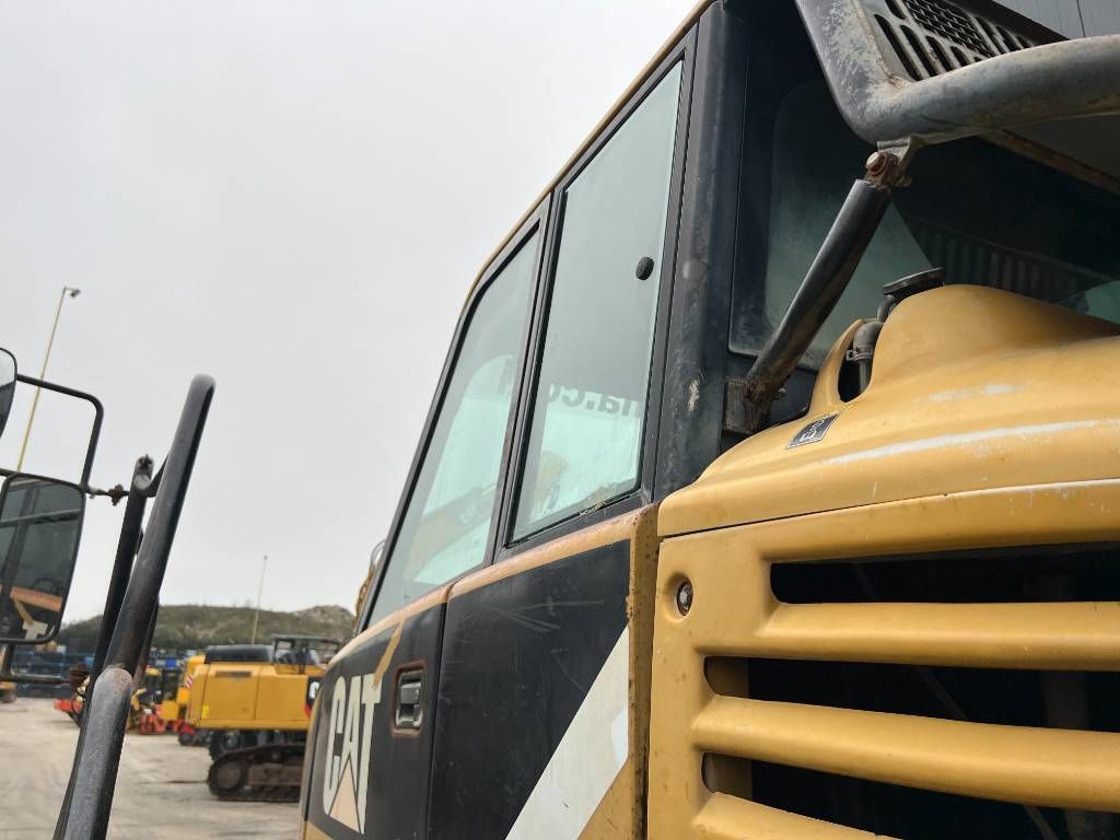 CAT 730