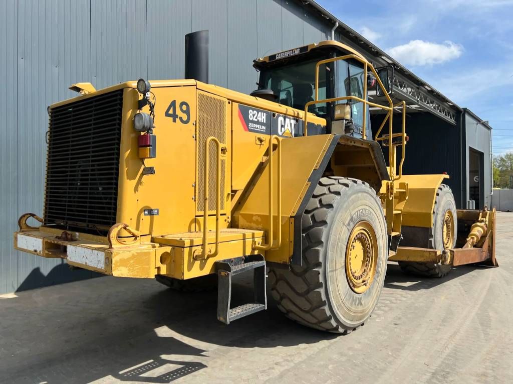 CAT 824H