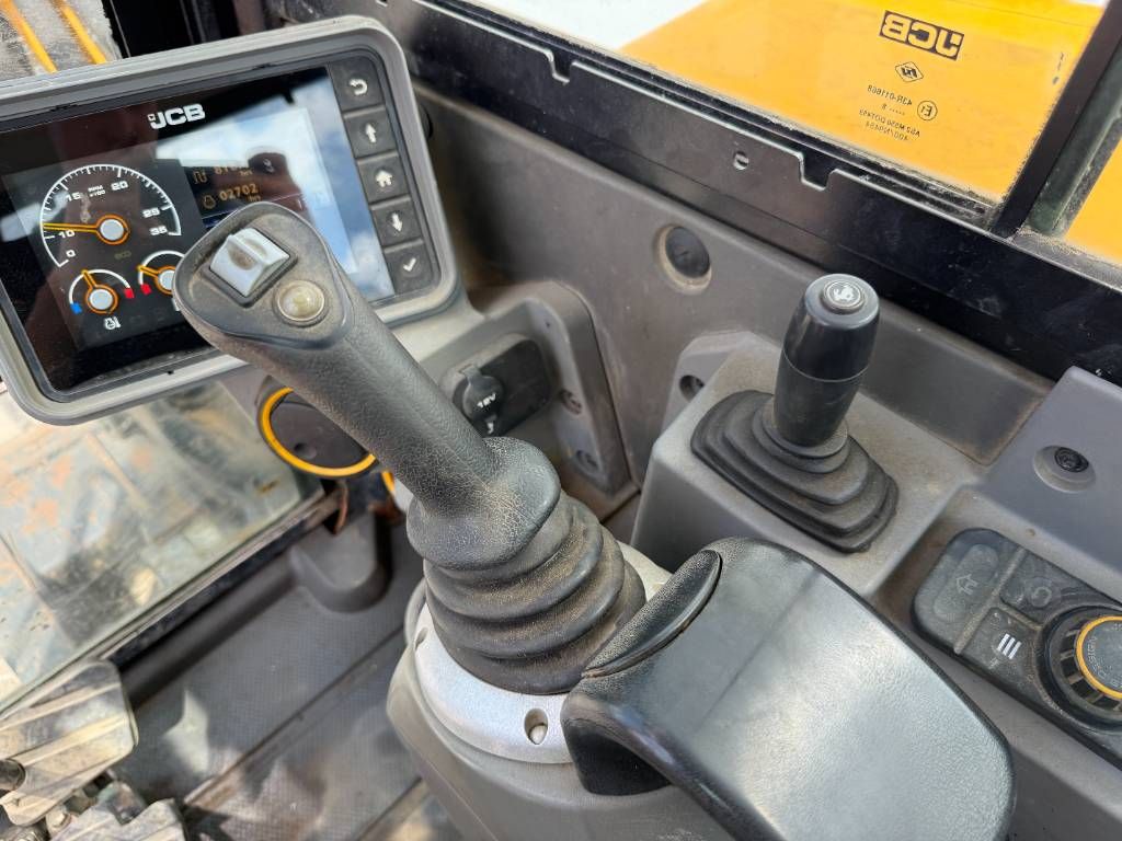 JCB 48Z-1 - Hammer Lines / Quick Coupler