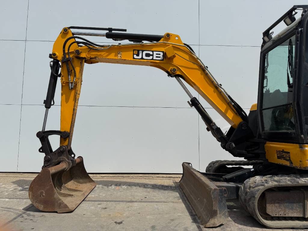 JCB 48Z-1 - Hammer Lines / Quick Coupler