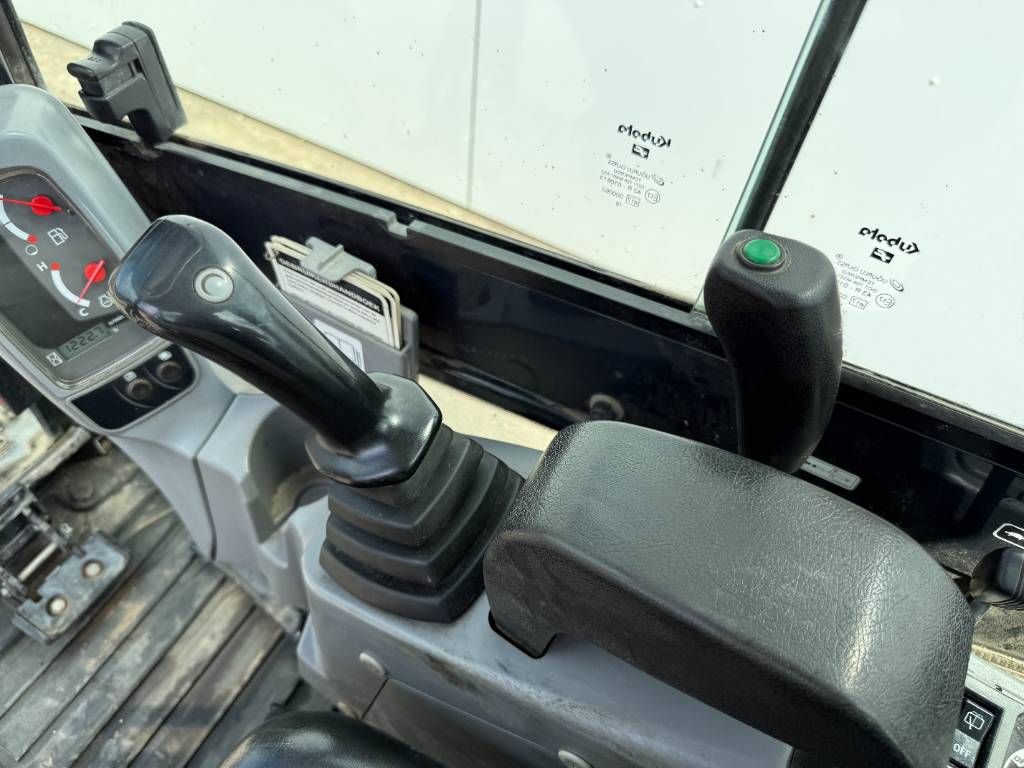 Kubota KX016-4 - Hammer Lines / Quick Coupler
