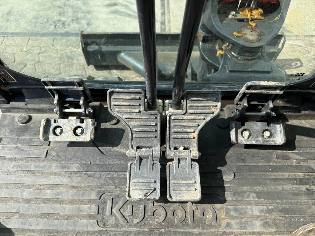 Kubota KX027-4 - Hammer Lines / Quick Coupler