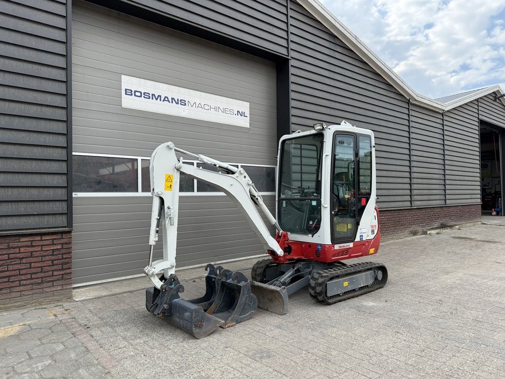 Takeuchi TB216 minigraver BJ 2024 140 uur