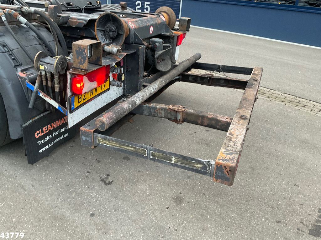 Scania P 360 8x2 Hiab 21 Tonmeter laadkraan