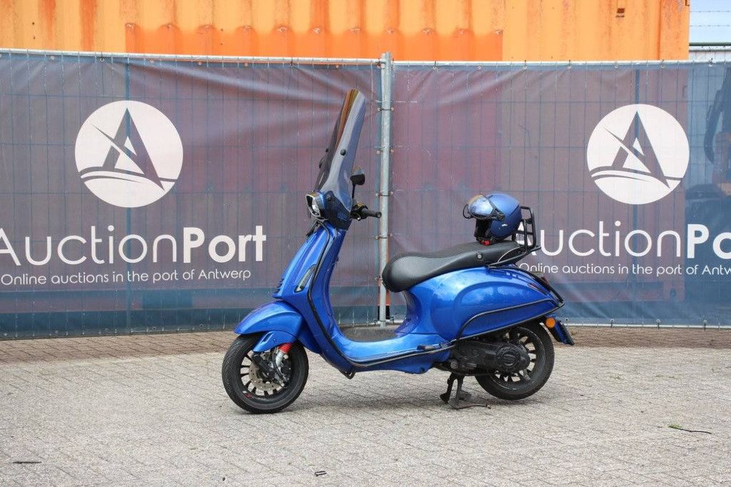 Scooter Vespa Sprint 50 Benzine 2022 (Marge)