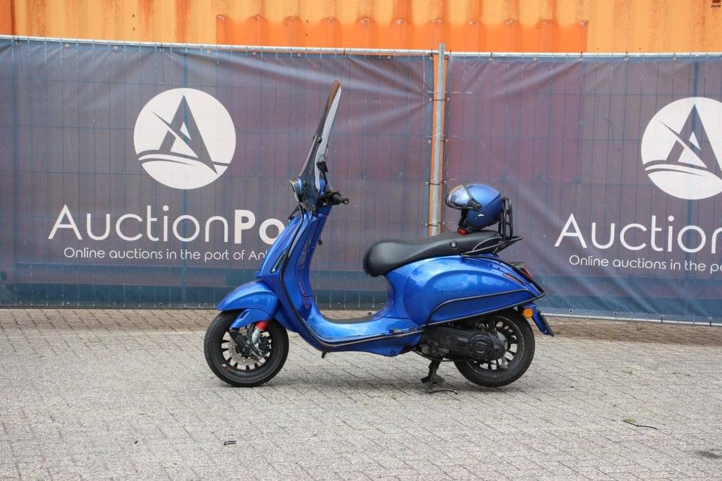 Scooter Vespa Sprint 50 Benzine 2022 (Marge)