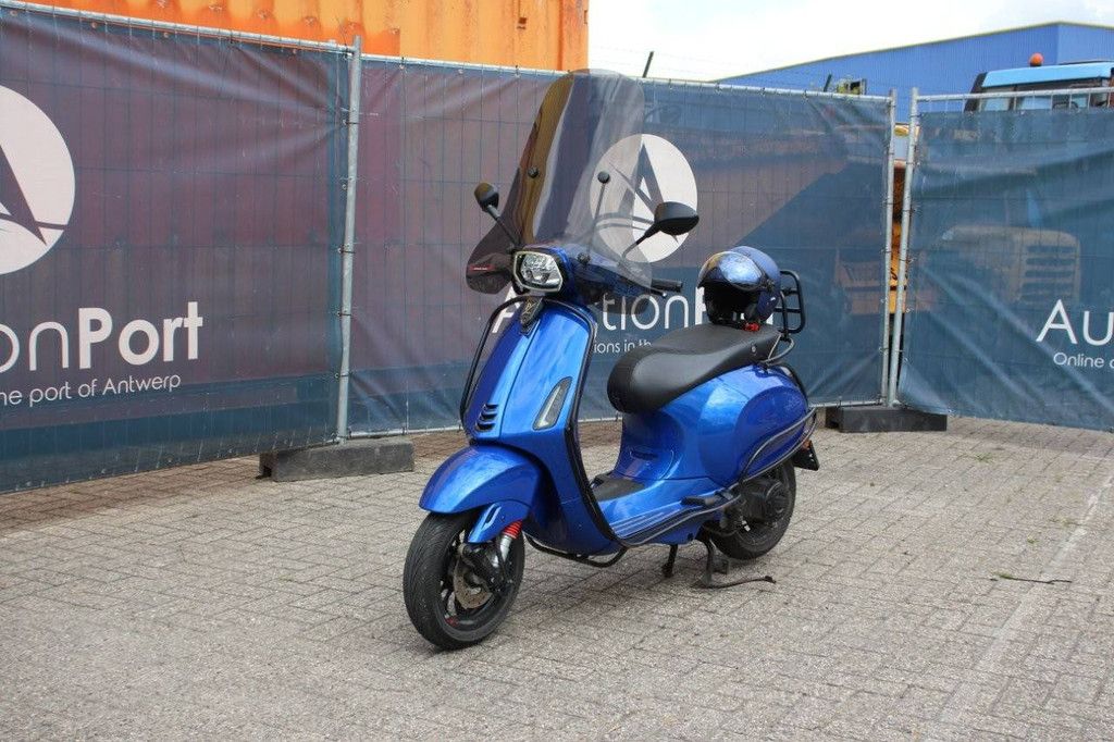 Scooter Vespa Sprint 50 Benzine 2022 (Marge)
