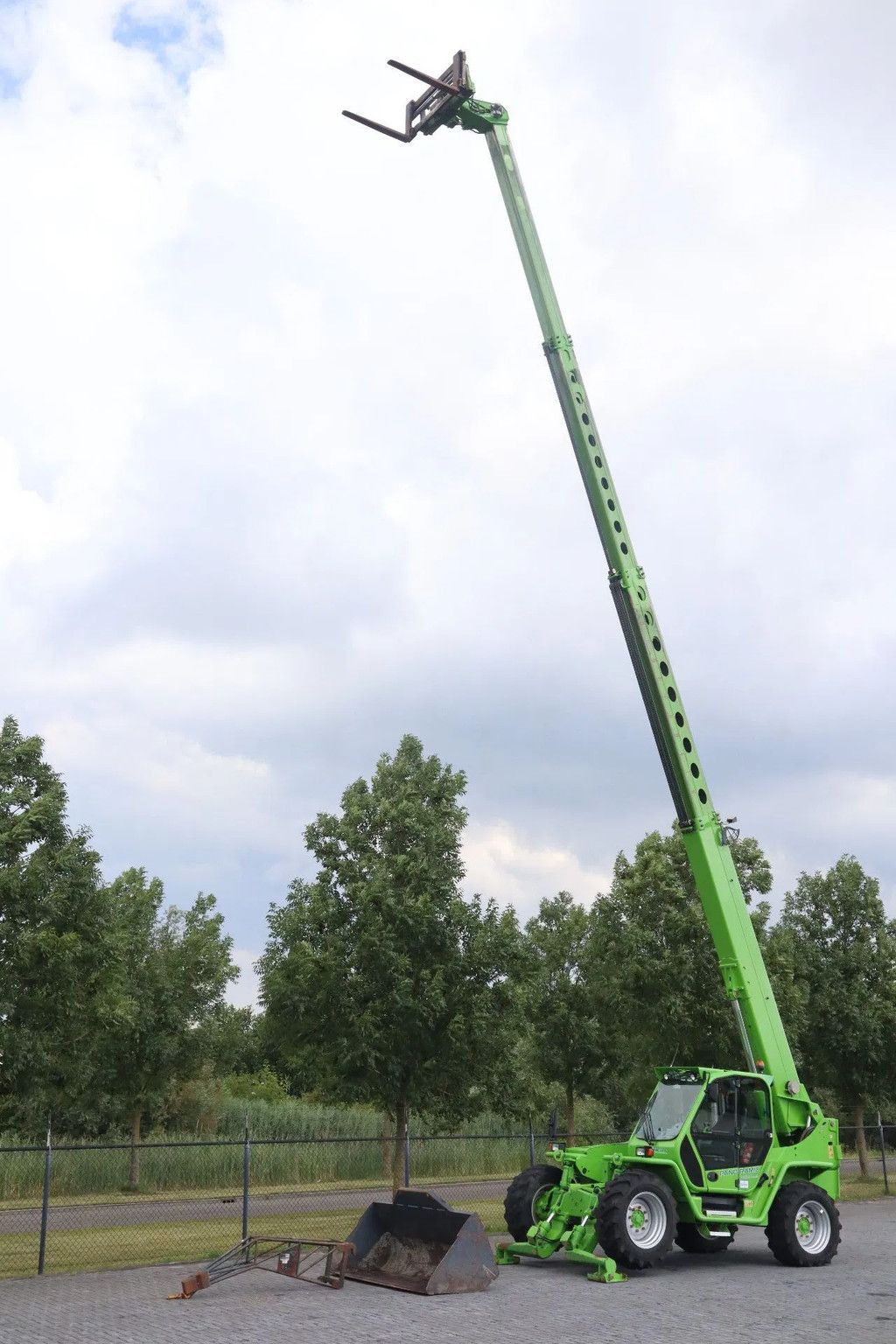 Merlo P40.17 PLUS | FORKS | JIB | BUCKET