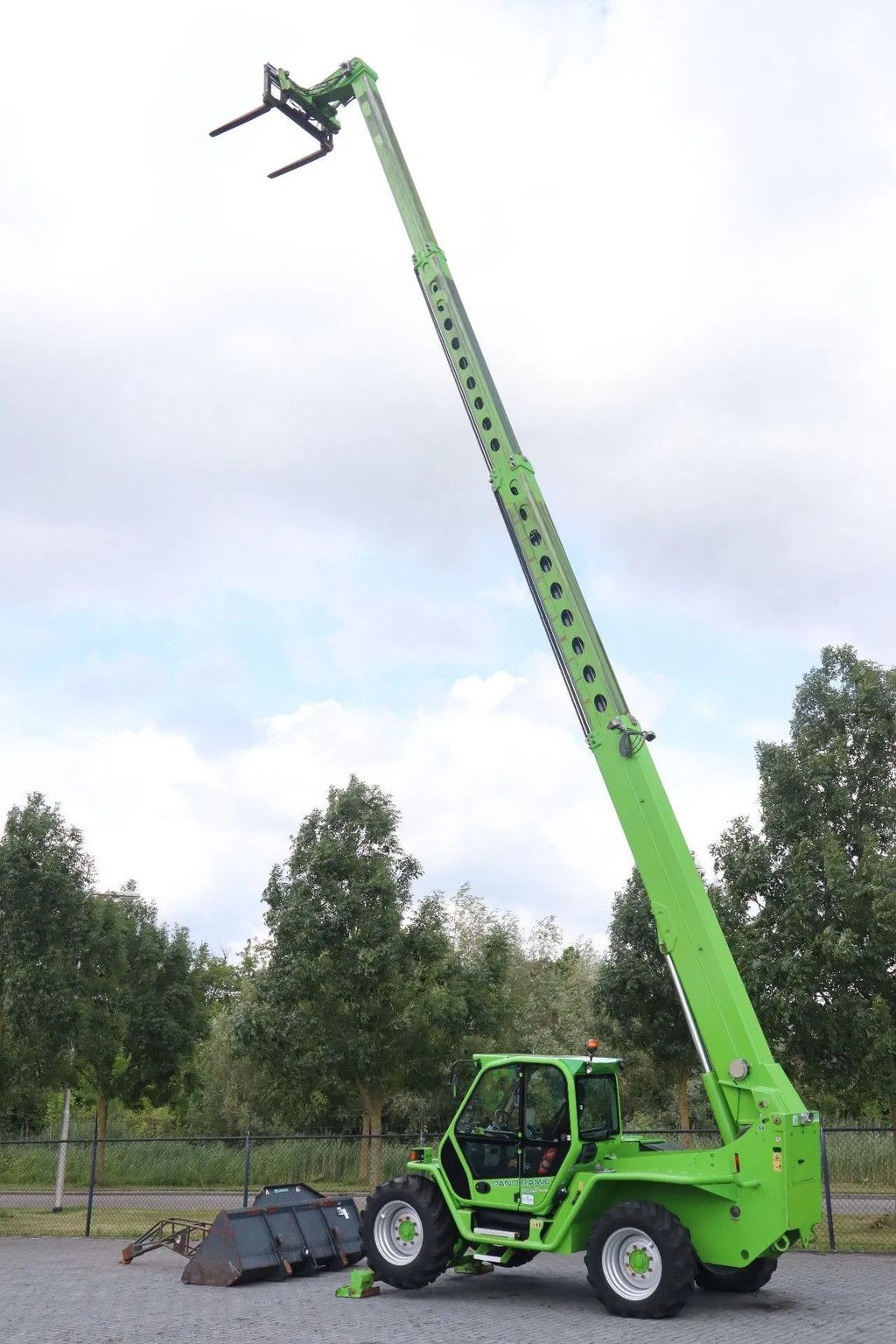 Merlo P40.17 PLUS | FORKS | JIB | BUCKET