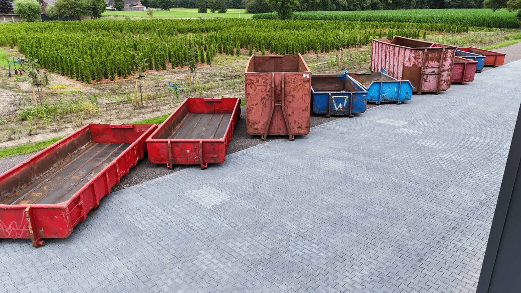 Meerdere containers te koop totaal 11 stuks, puin, afval,