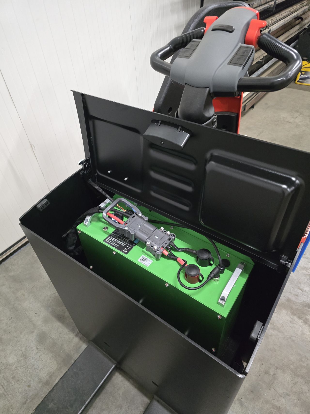 🚀 NIEUW: EP KPL201 Elektrische Pallettruck 2.0 ton met platform