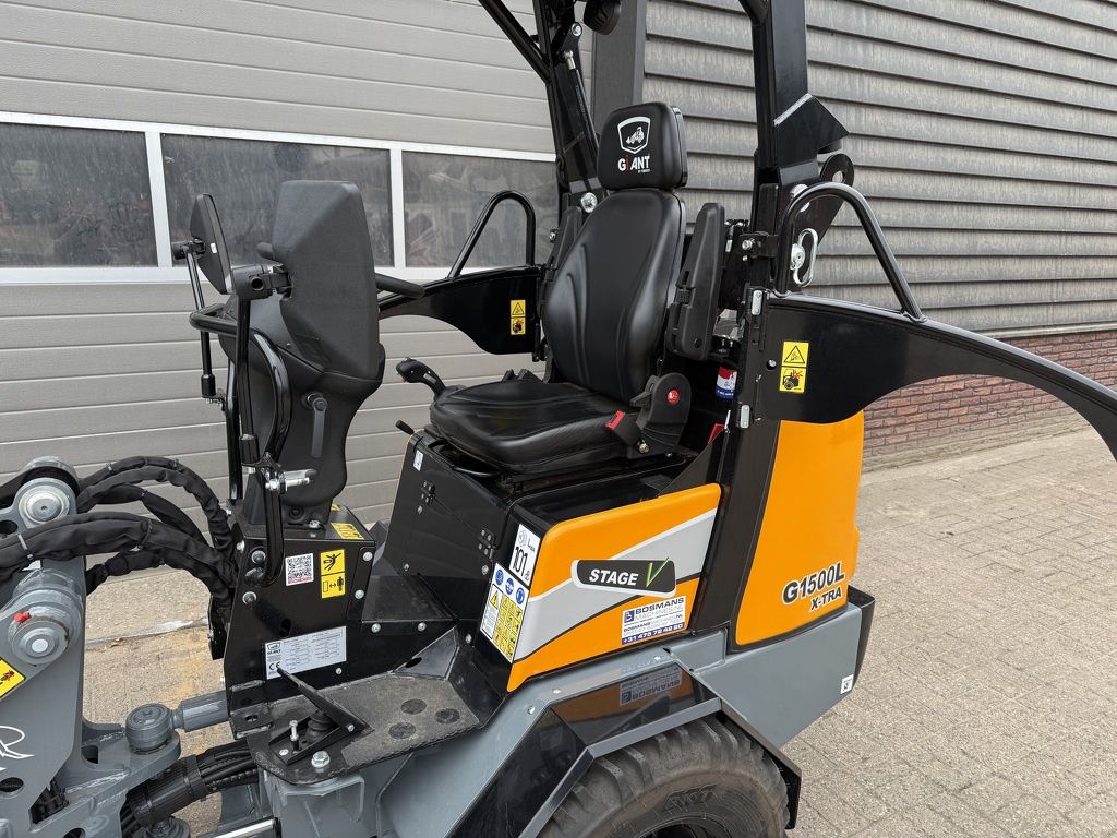 Giant G1500 L X-TRA minishovel TKD DEMO €495 LEASE giekvering