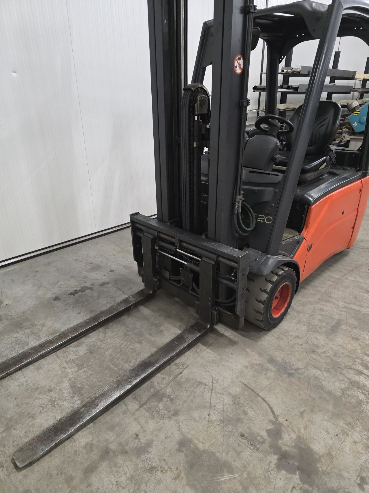 Linde E20L-01 Elektrische Heftruck | Triplo Freelift | 5.92m