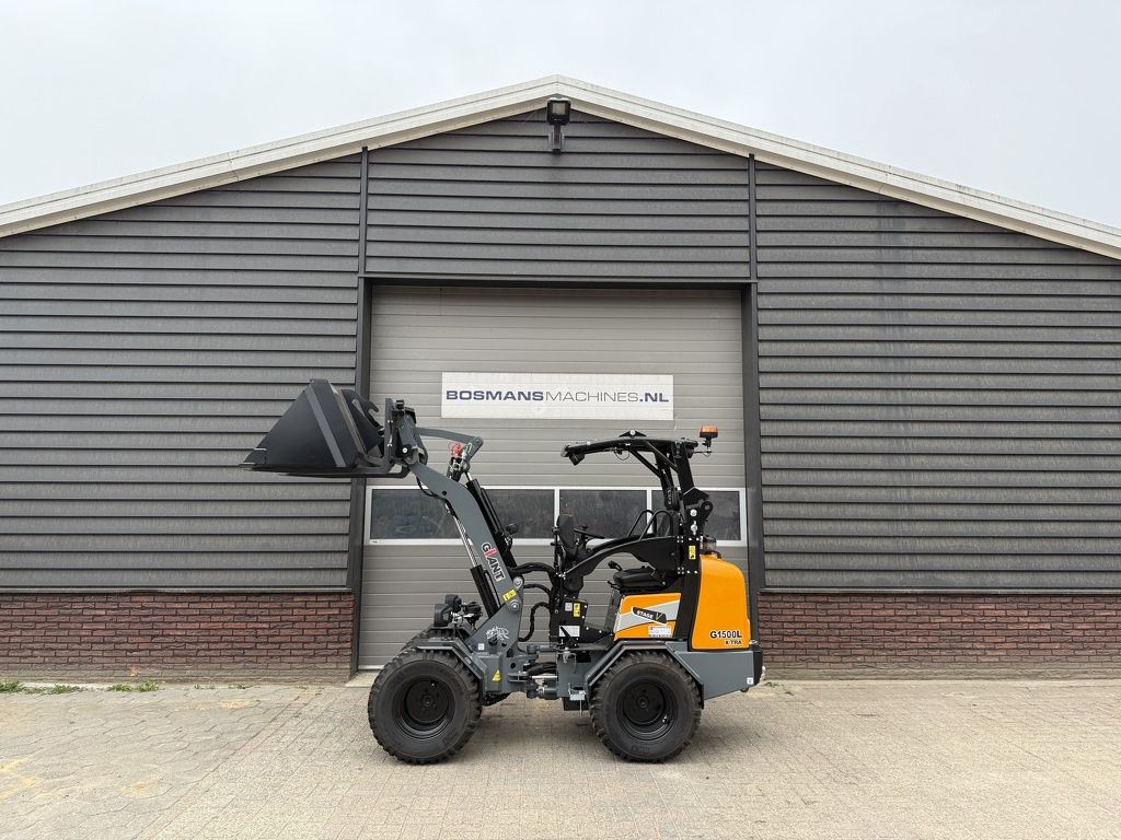 Giant G1500 L X-TRA minishovel TKD DEMO €495 LEASE giekvering