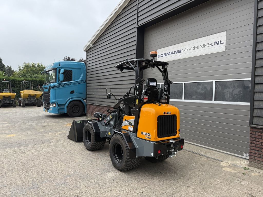 Giant G1500 L X-TRA minishovel TKD DEMO €495 LEASE giekvering