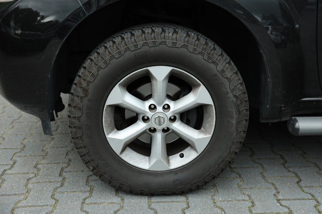 Nissan Navara 2.5 DCI SE 4WD VAN