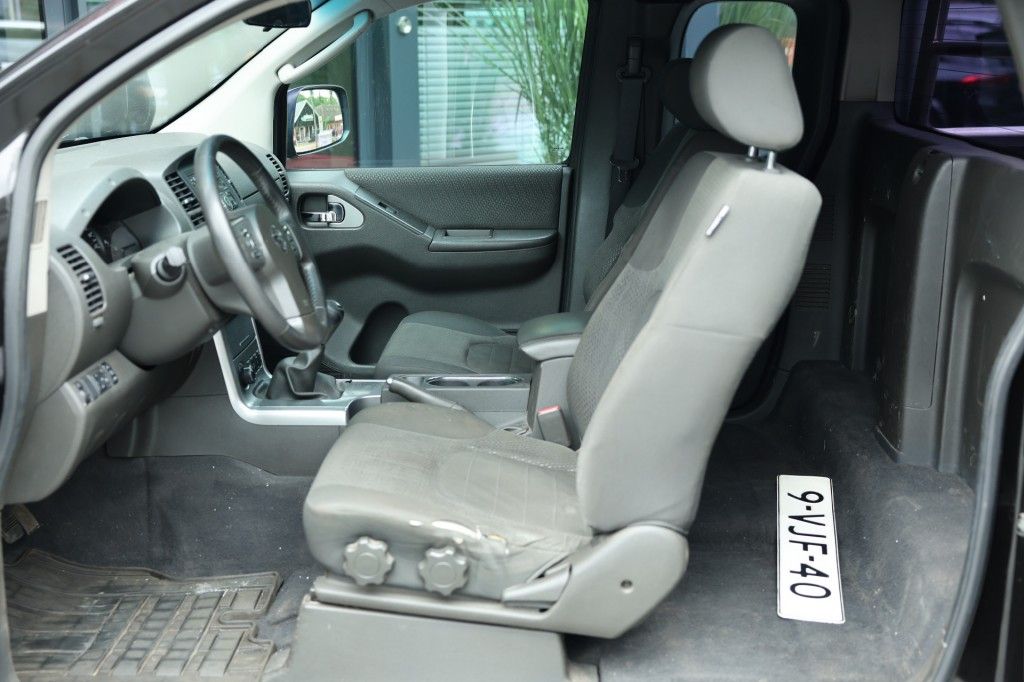 Nissan Navara 2.5 DCI SE 4WD VAN