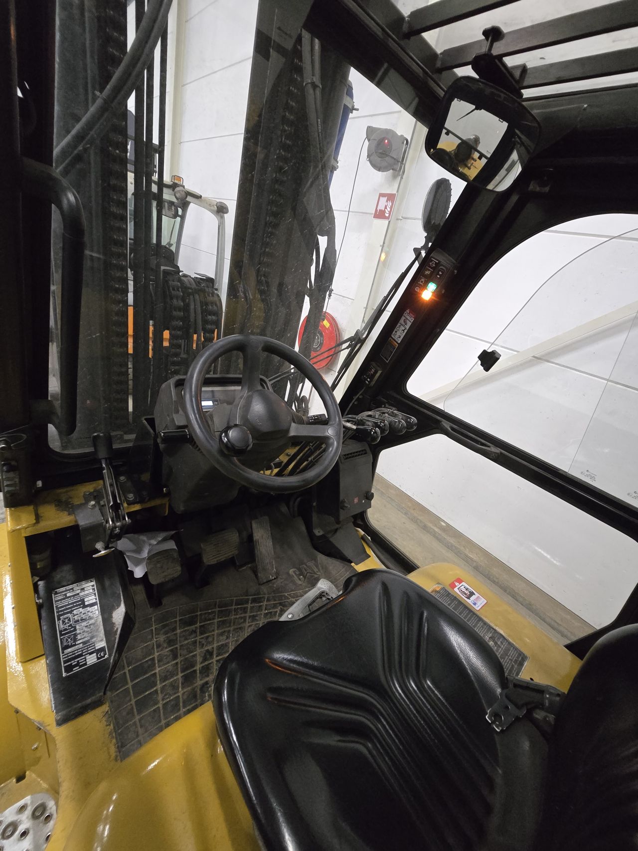 Caterpillar 7 ton triplo freelift