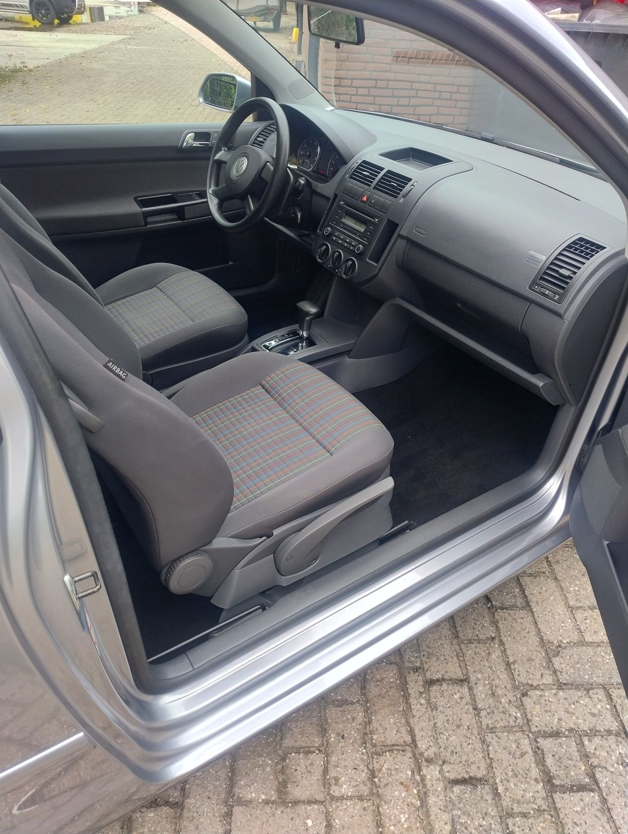 Volkswagen polo automaat 73000km