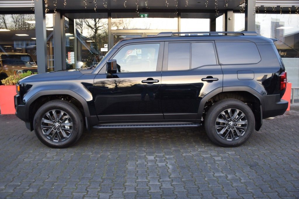 Toyota Landcruiser 250 2.8 D-4D 5DRS PROFESSIONAL A/T VAN BPM VRIJ