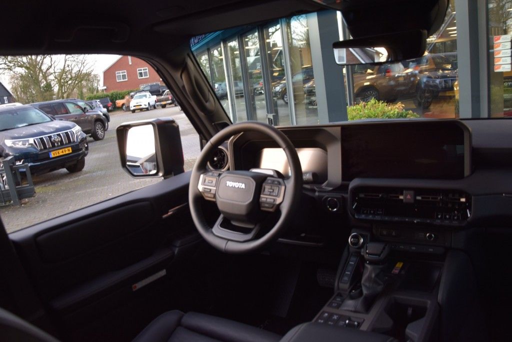 Toyota Landcruiser 250 2.8 D-4D 5DRS PROFESSIONAL A/T VAN BPM VRIJ