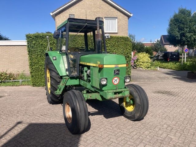 John Deere 3130