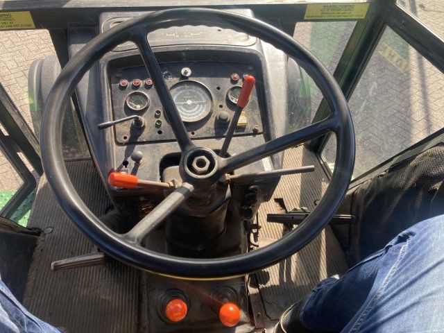 John Deere 3130