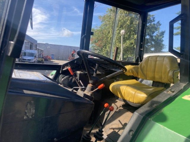 John Deere 3130