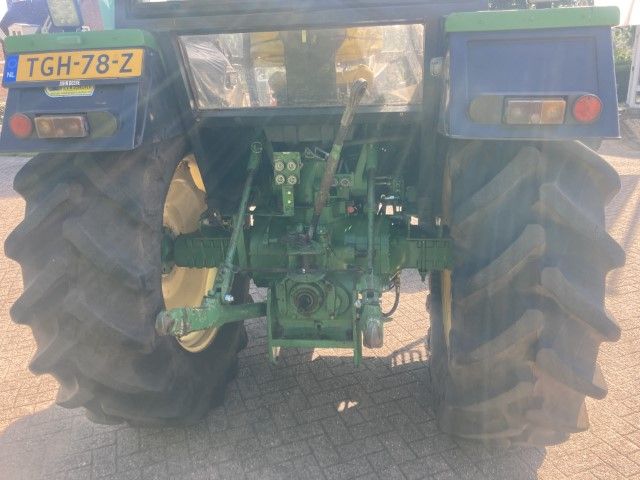 John Deere 3130