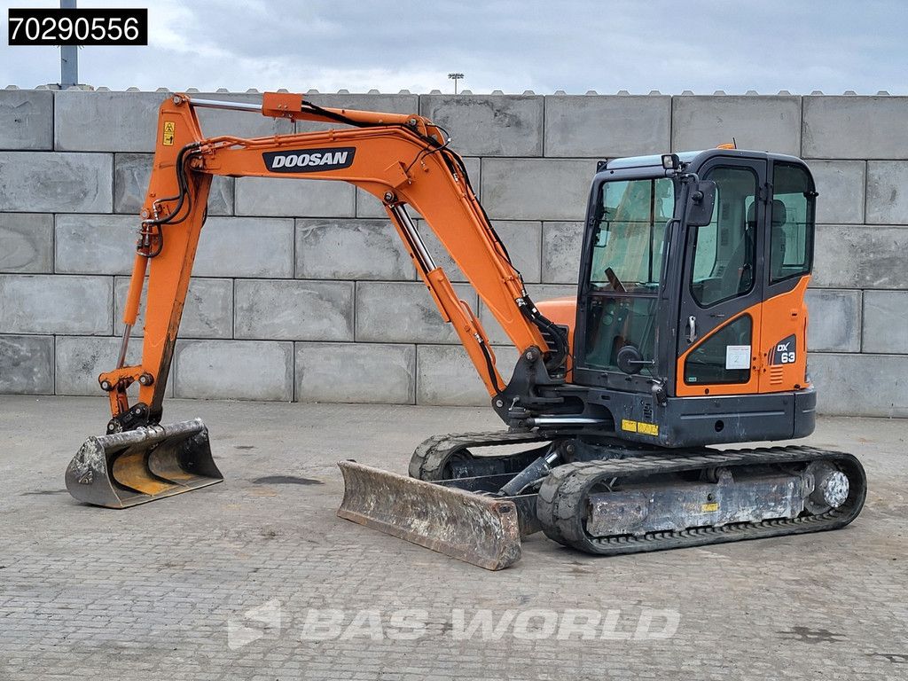 Doosan DX63-3
