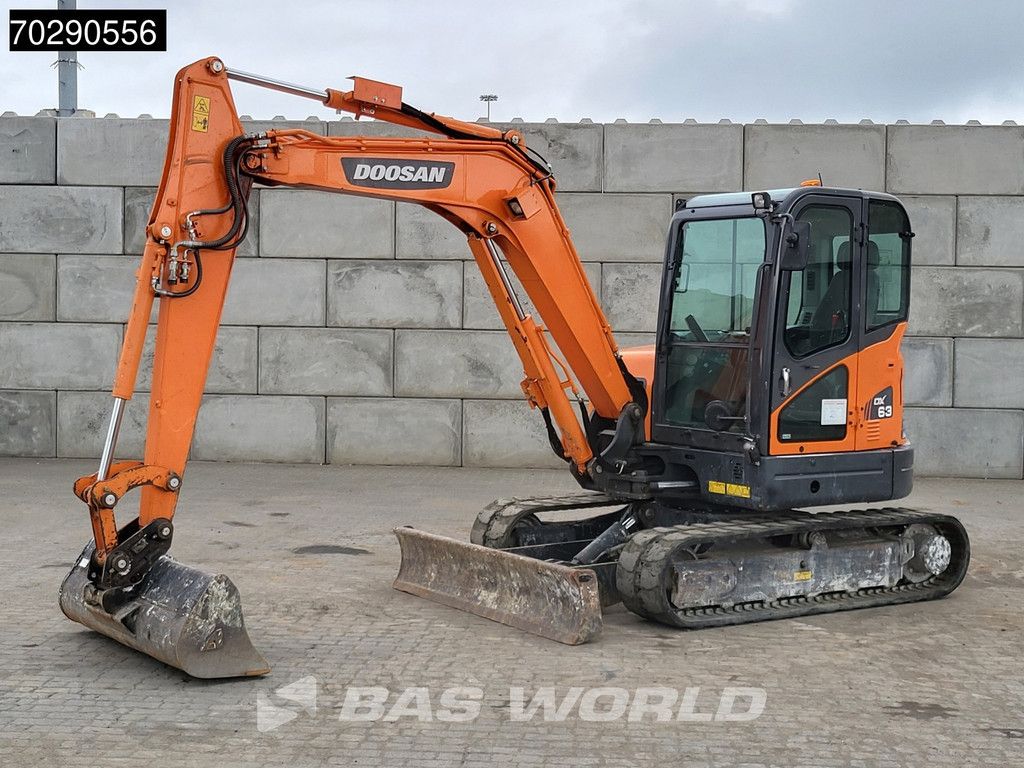 Doosan DX63-3
