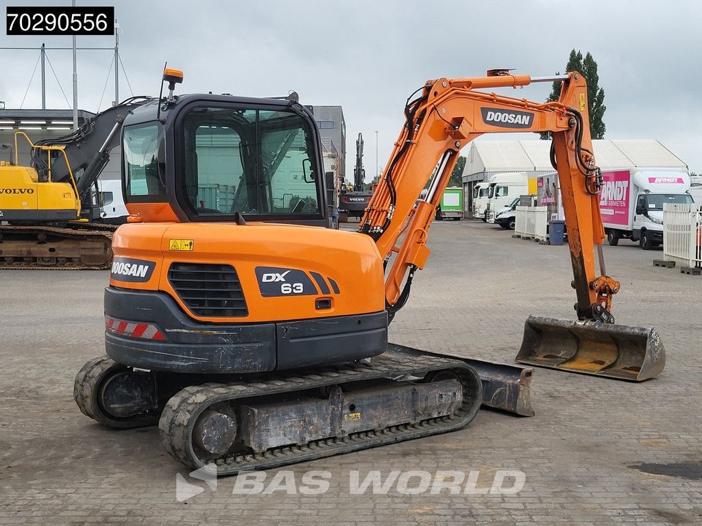 Doosan DX63-3
