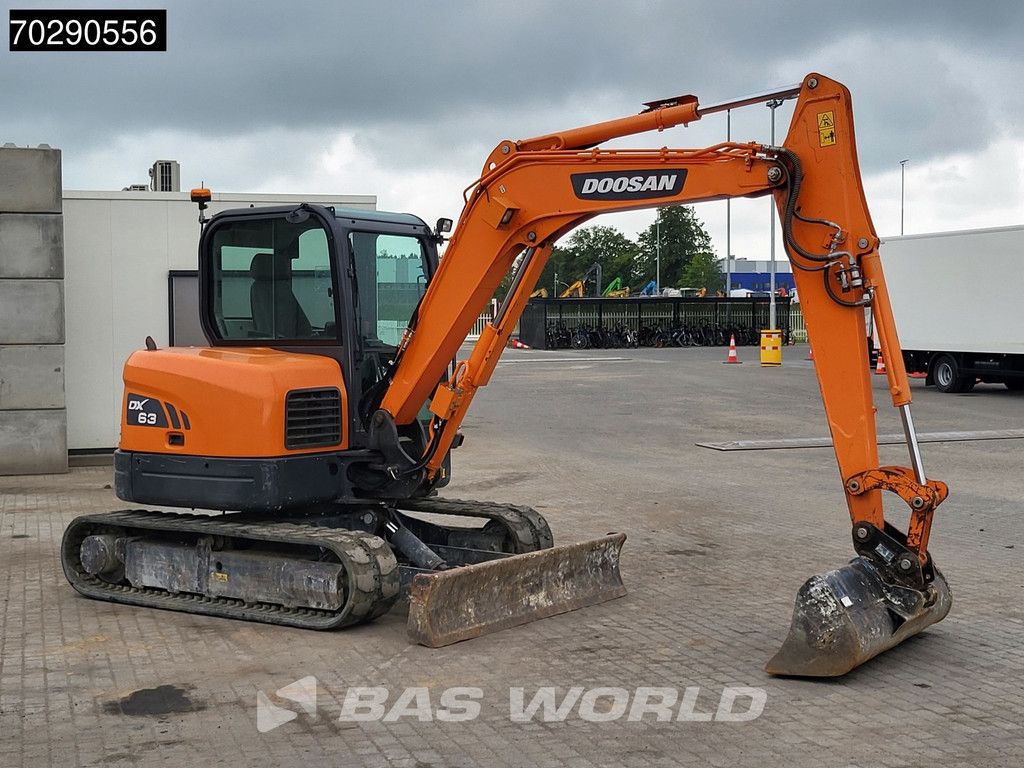 Doosan DX63-3