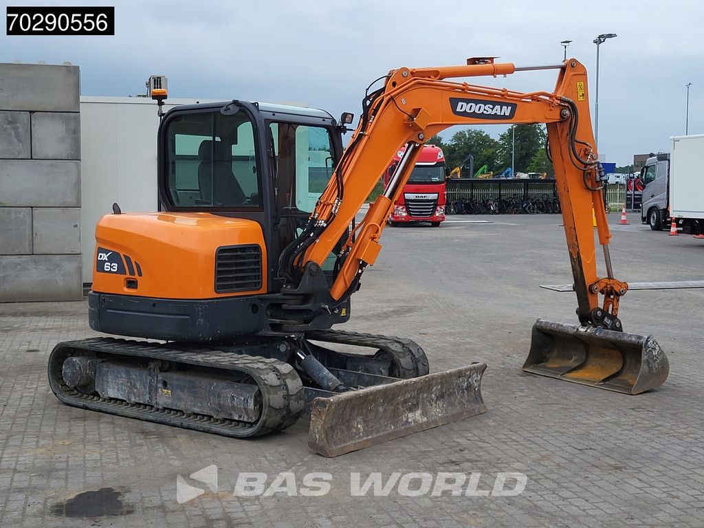 Doosan DX63-3