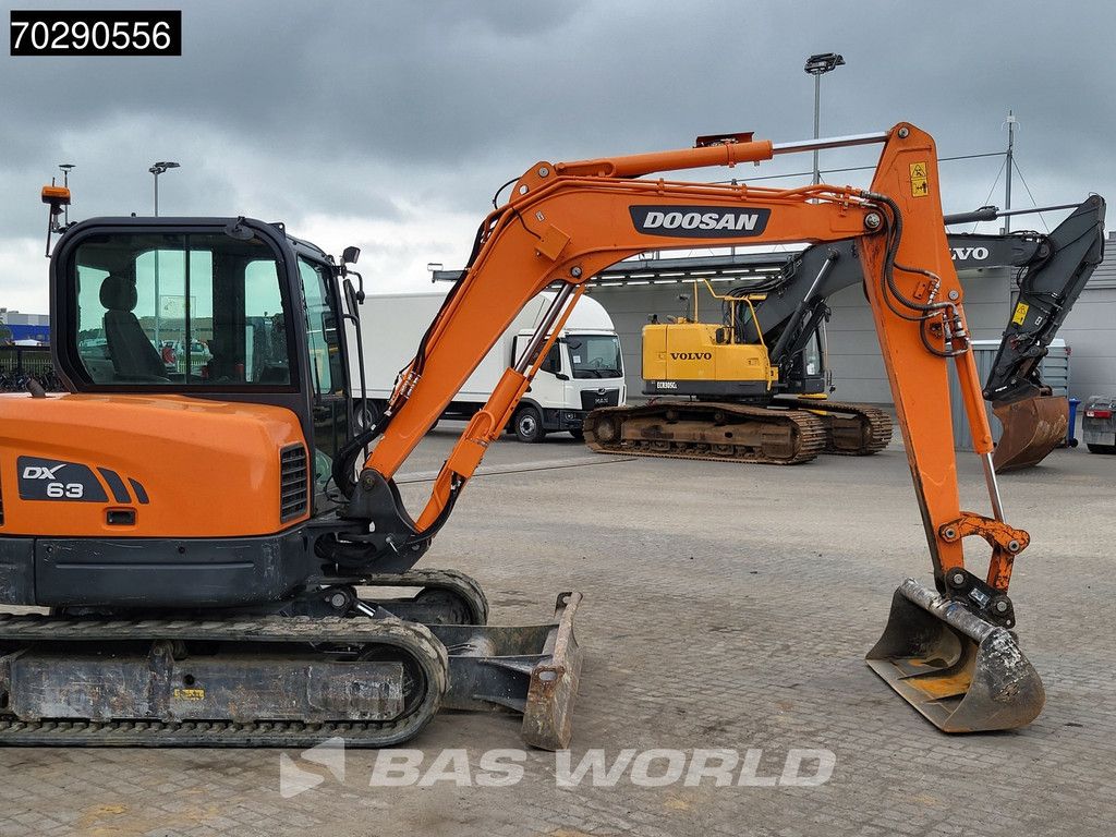 Doosan DX63-3