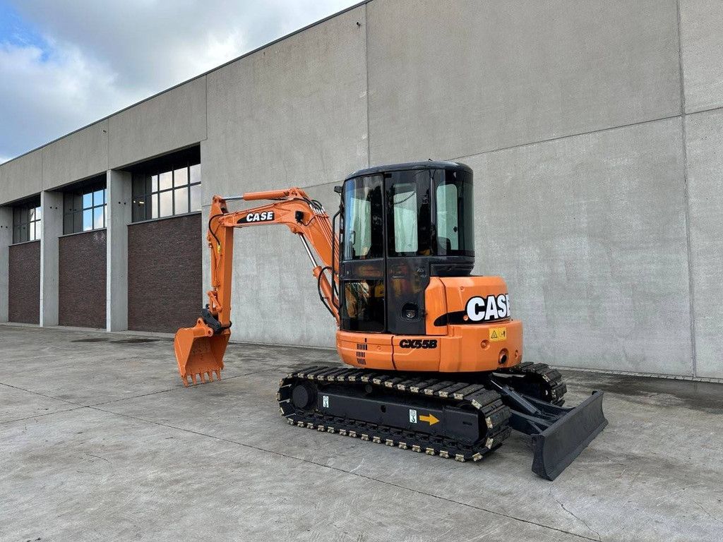 Rupsgraafmachine Case CX55B Diesel