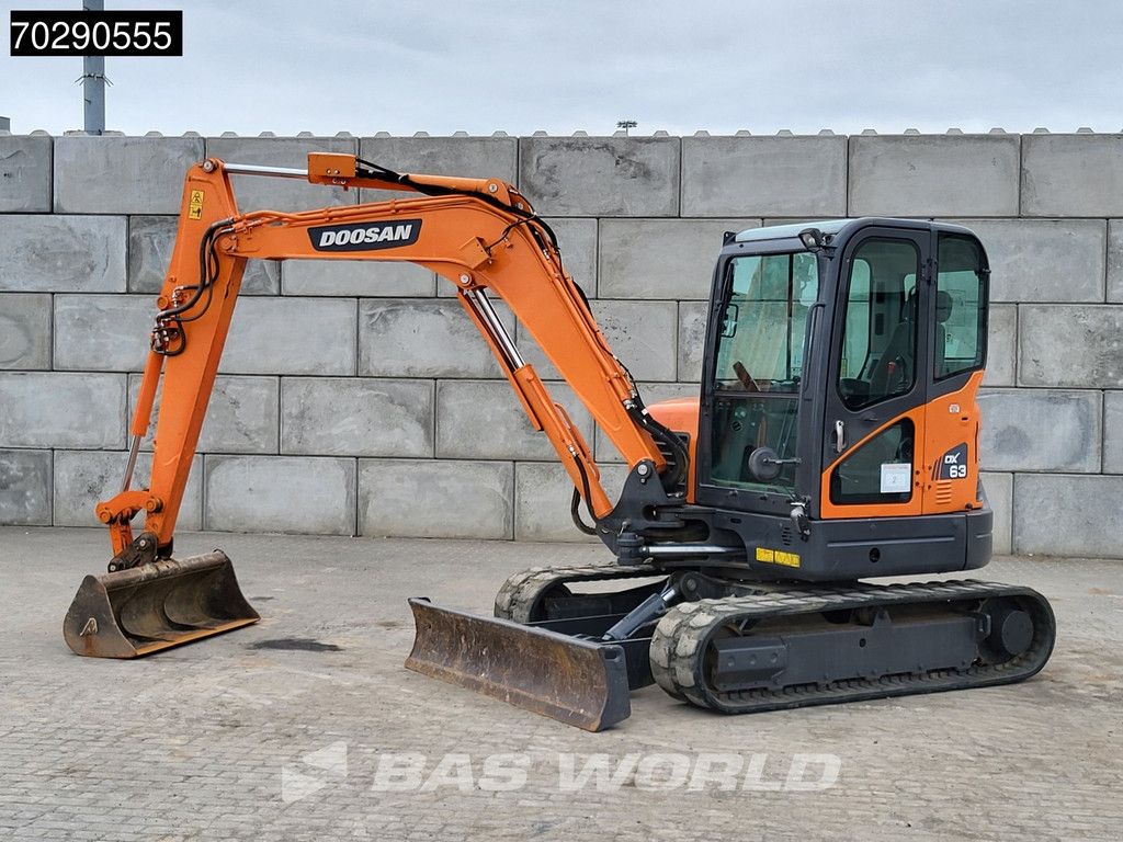 Doosan DX63-3