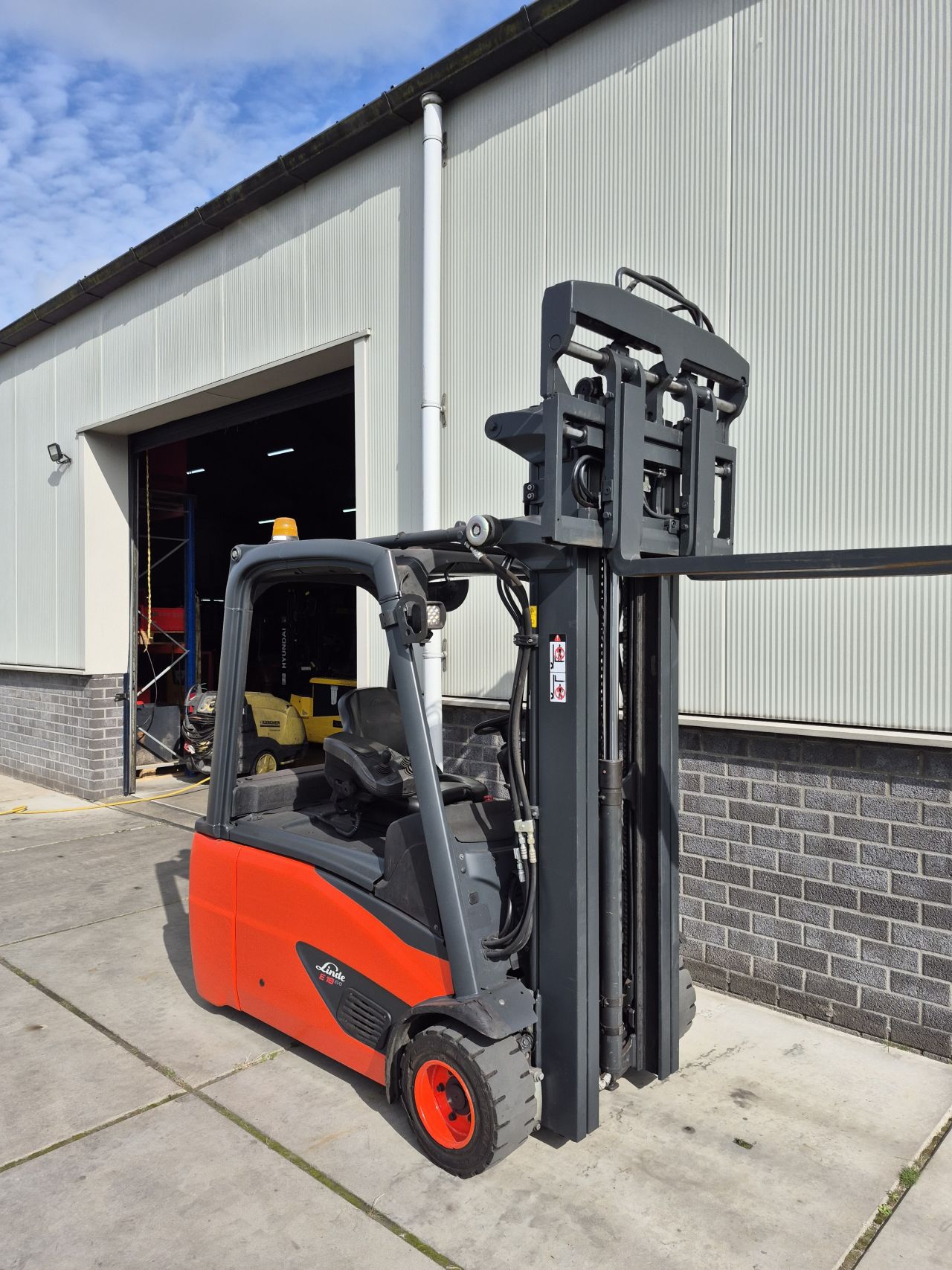 Linde E18L-02 triplex sideshift vorkversteller bj 2019