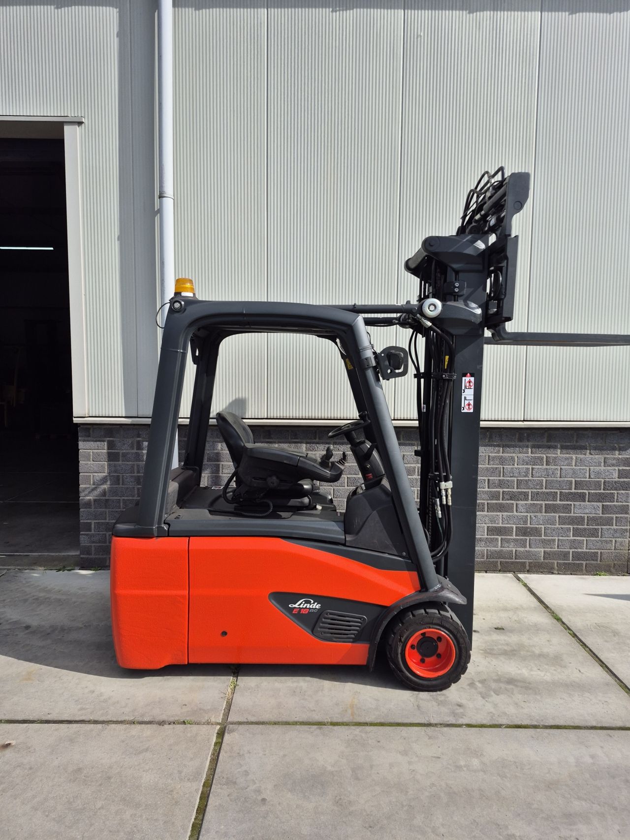 Linde E18L-02 triplex sideshift vorkversteller bj 2019